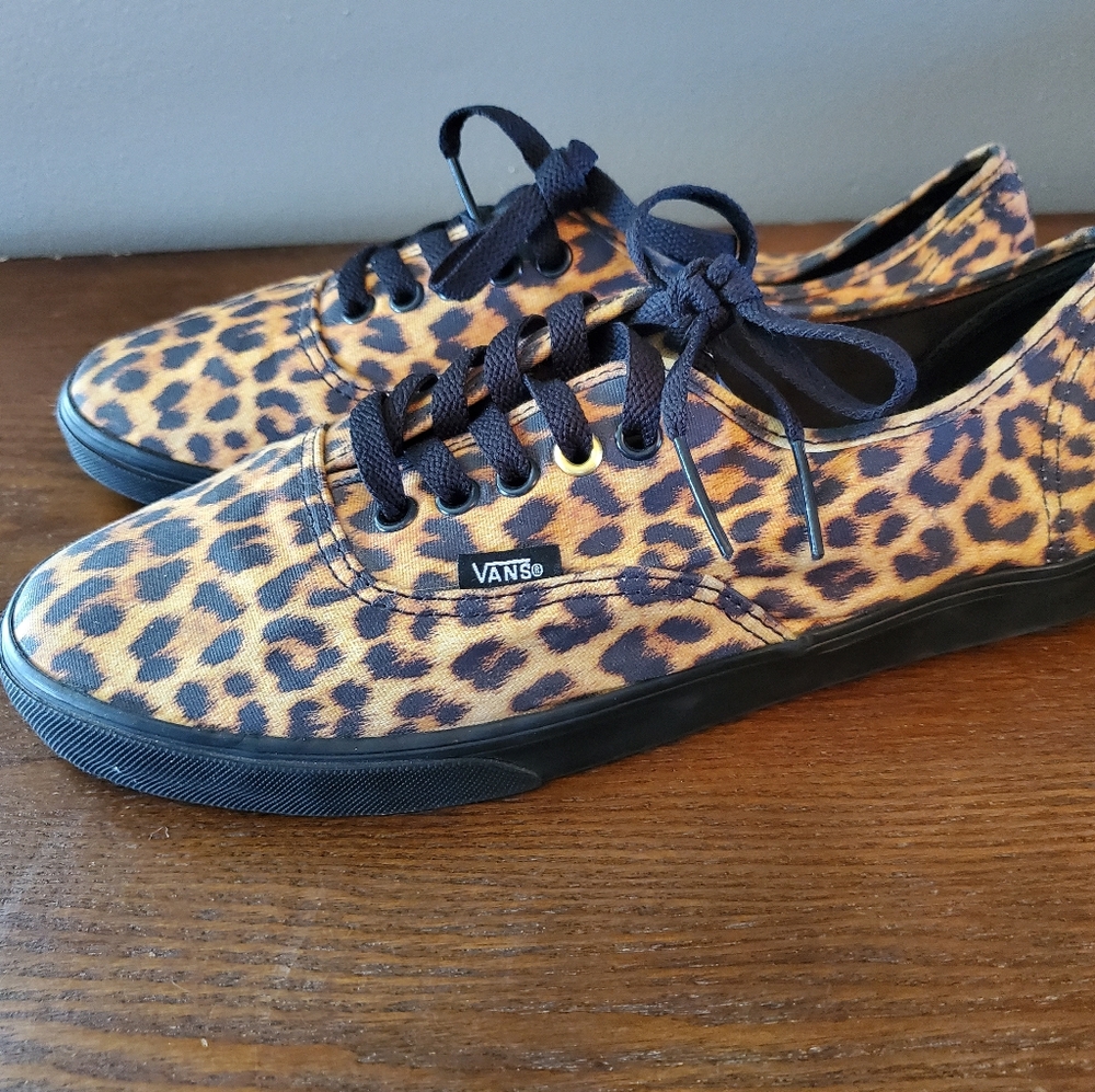 Leopard Vans